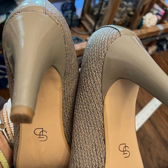 Circa Joan David Luxe women’s heels.  Size 10M. - Picture 5 of 13